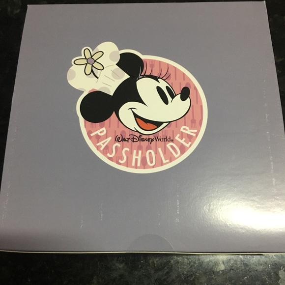 Chef Minnie Wooden Coasters - Picture 3 of 3